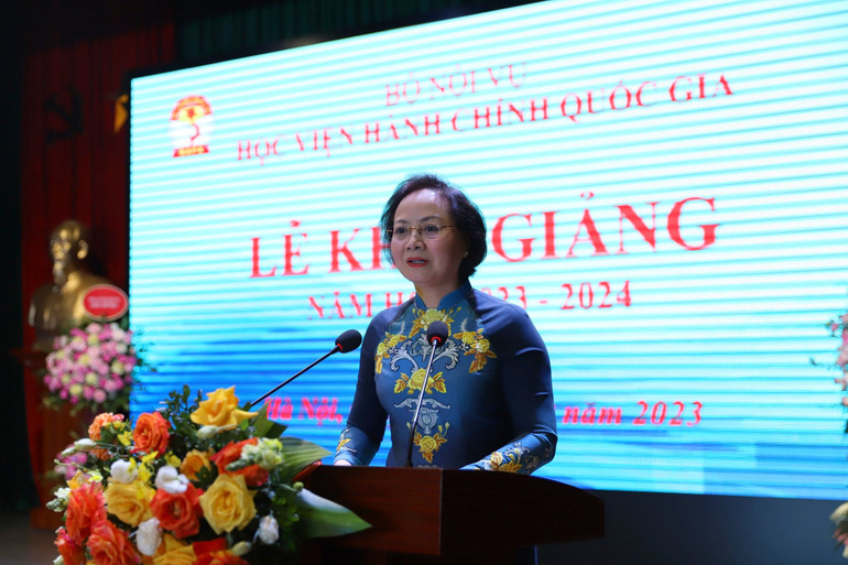 Bộ trưởng Nội vụ Phạm Thị Thanh Trà biểu dương thành tích nổi bật của thầy và trò Học viện Hành chính Quốc gia trong năm học 2022-2023.