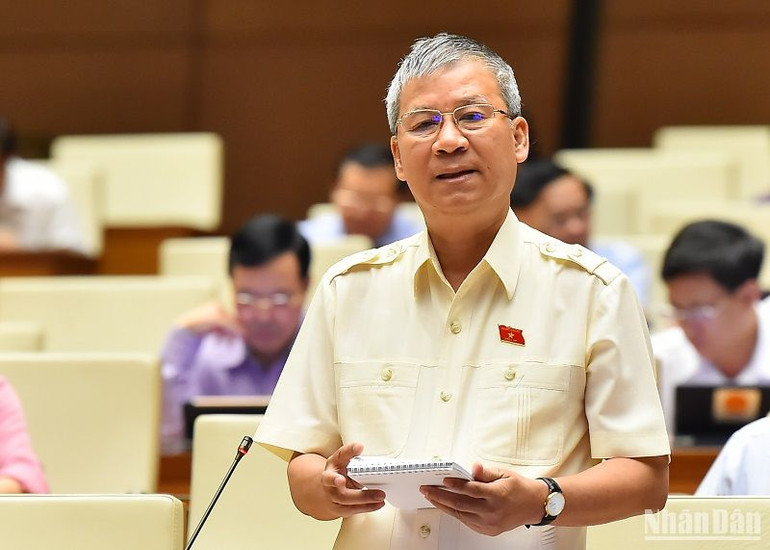 Đại biểu Nguyễn Anh Trí tham gia ý kiến thảo luận. (Ảnh: THỦY NGUYÊN) Đại biểu Nguyễn Anh Trí tham gia ý kiến thảo luận. (Ảnh: THỦY NGUYÊN)