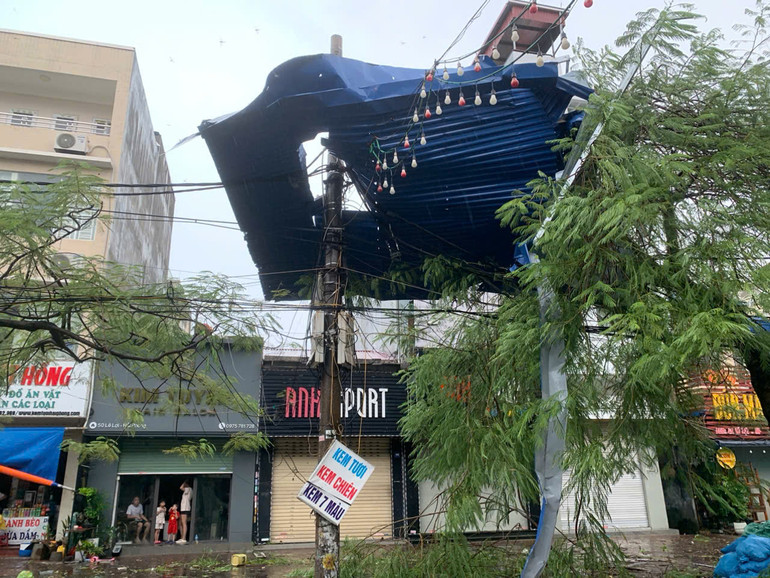 [Live] Bão số 3 di chuyển về phía Tây Bắc Bộ và suy yếu thành áp thấp nhiệt đới ảnh 173