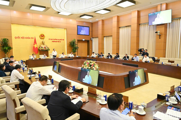 Quang cảnh phiên họp. (Ảnh: DUY LINH)