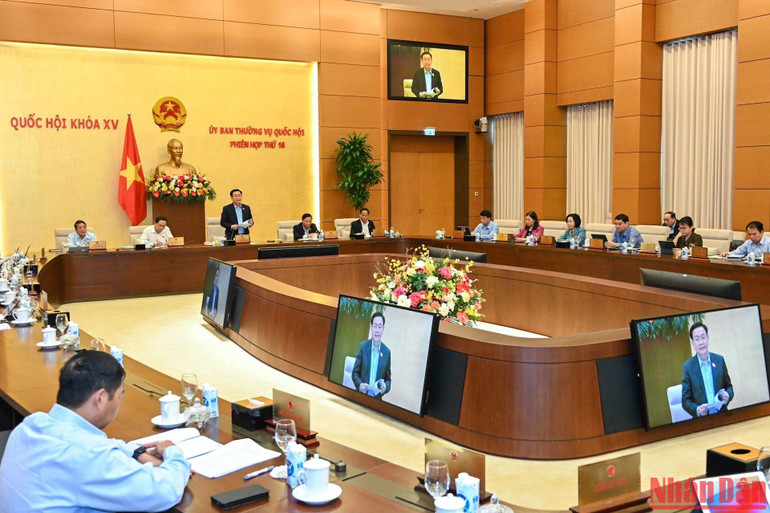 Quang cảnh phiên bế mạc.