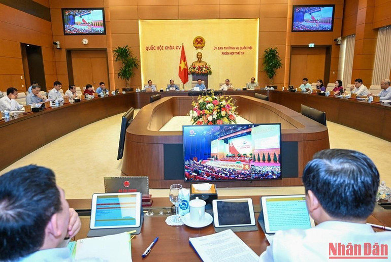 Quang cảnh phiên họp Ủy ban Thường vụ Quốc hội sáng 14/9. (Ảnh: DUY LINH)