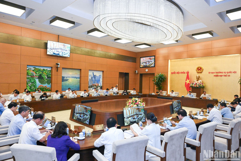 Quang cảnh phiên họp. (Ảnh: DUY LINH)