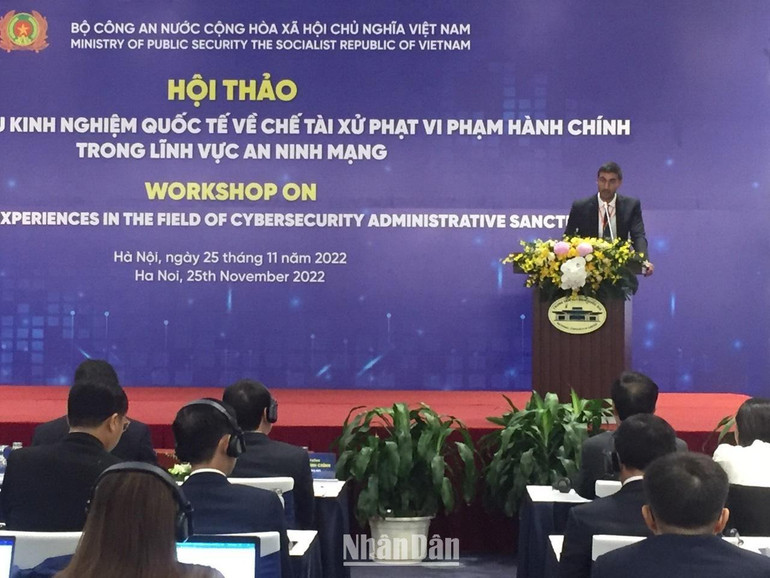 Ông Bruno Sivanandan, đại diện Hiệp hội Doanh nghiệp châu Âu tại Việt Nam, trình bày tham luận tại Hội thảo. (Ảnh: VĂN TOẢN)