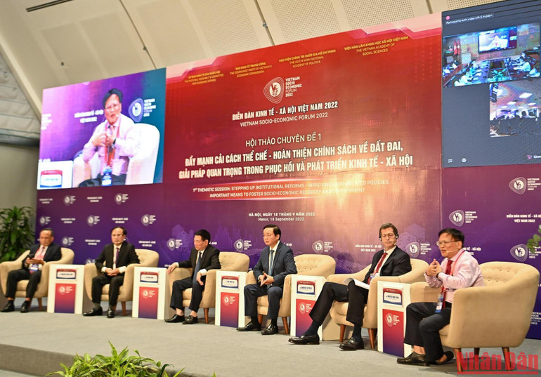 Quang cảnh Phiên hội thảo chuyên đề về đẩy mạnh cải cách thể chế. (Ảnh: DUY LINH)