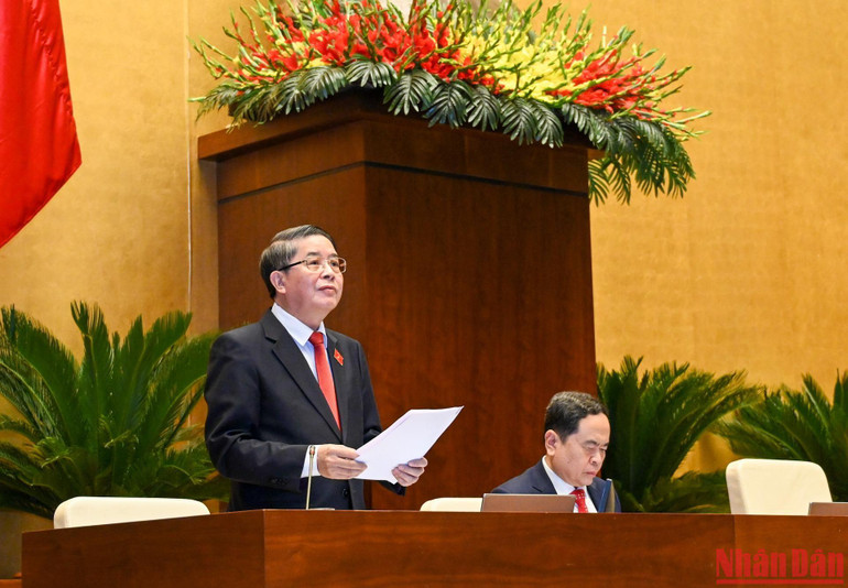 Phó Chủ tịch Quốc hội Nguyễn Đức Hải điều hành phiên họp. (Ảnh: DUY LINH)