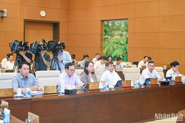 Các đại biểu dự phiên họp. (Ảnh: DUY LINH)