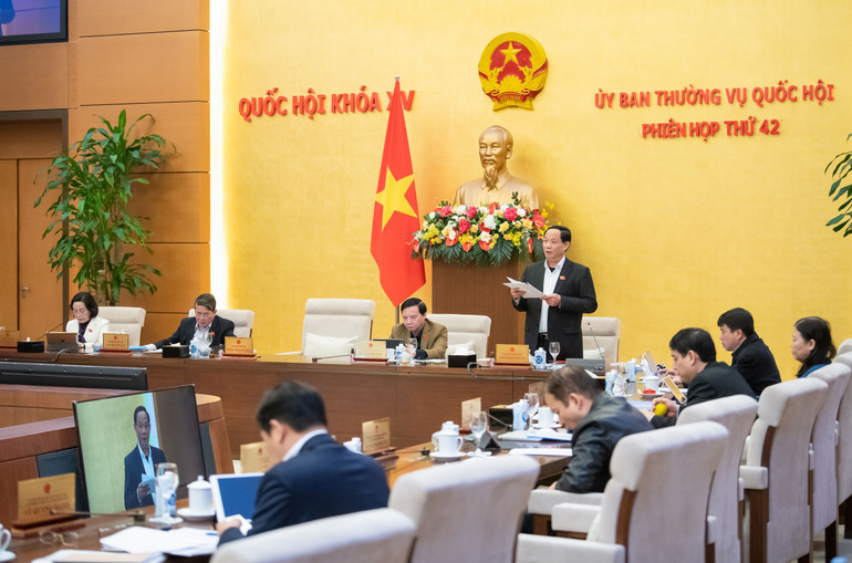 Quang cảnh phiên họp. (Ảnh: DUY LINH)