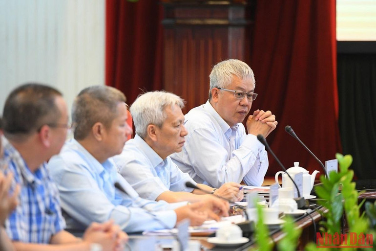 Các đại biểu tham dự tọa đàm. (Ảnh: THÀNH ĐẠT)