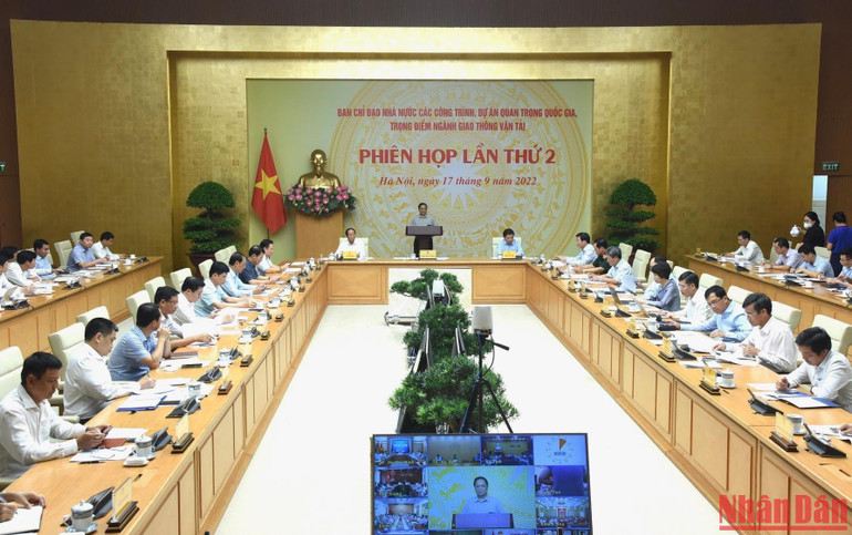 Quang cảnh phiên họp.