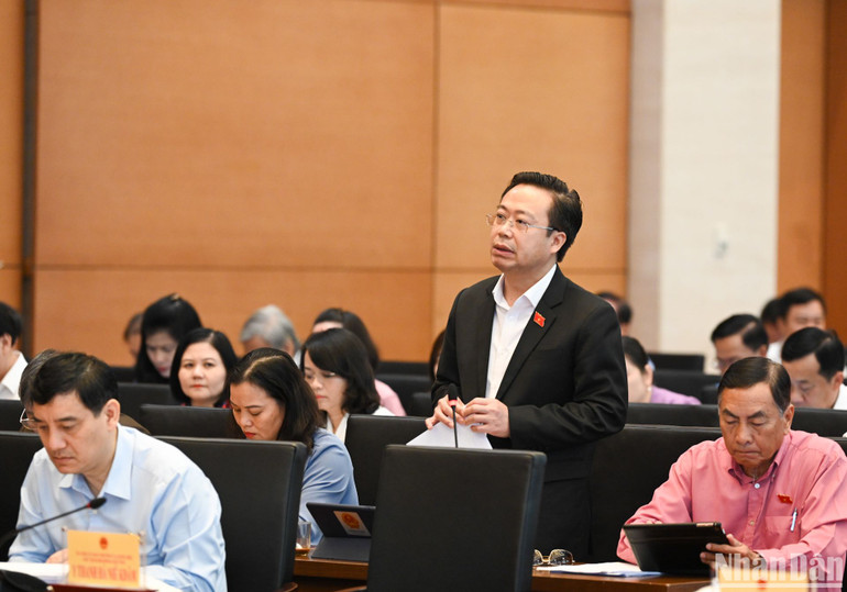 Đại biểu Nguyễn Đại Thắng (đoàn Hưng Yên) tham gia ý kiến thảo luận. (Ảnh: DUY LINH)