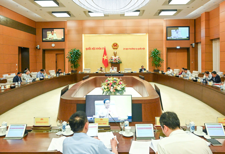 Quang cảnh phiên họp. (Ảnh: DUY LINH)