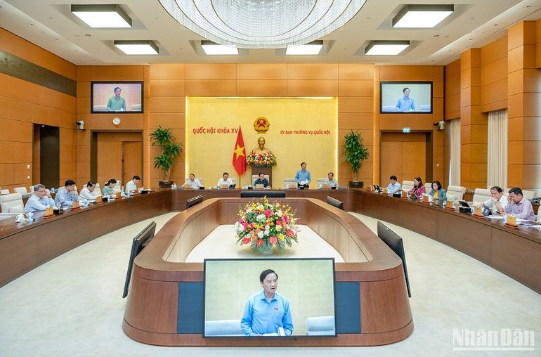 Quang cảnh phiên họp. (Ảnh: DUY LINH)