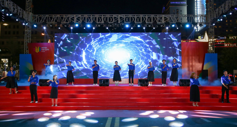 Các tiết mục thể hiện trách nhiệm của thanh niên, những người đã và đang chứng tỏ bản lĩnh, sức trẻ, sự sáng tạo và tinh thần dám nghĩ, dám làm của mình.