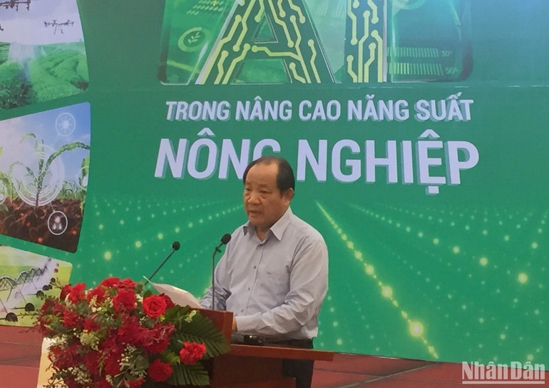 Chủ tịch Tổng hội Nông nghiệp và Phát triển nông thôn Việt Nam Hồ Xuân Hùng phát biểu khai mạc hội thảo. (Ảnh: VĂN TOẢN) Chủ tịch Tổng hội Nông nghiệp và Phát triển nông thôn Việt Nam Hồ Xuân Hùng phát biểu khai mạc hội thảo. (Ảnh: VĂN TOẢN)