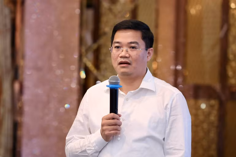 Ông Nguyễn Đức Tâm, Vụ trưởng Vụ Tổng hợp kinh tế quốc dân (Bộ Kế hoạch và Đầu tư) trình bày 5 nhóm chính sách dự kiến sửa đổi tại Luật Đầu tư công. (Ảnh: MPI)