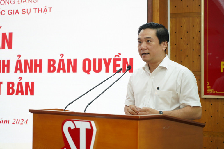 Ông Nguyễn Thái Bình, Phó Giám đốc Nhà xuất bản Chính trị quốc gia Sự thật phát biểu khai mạc.