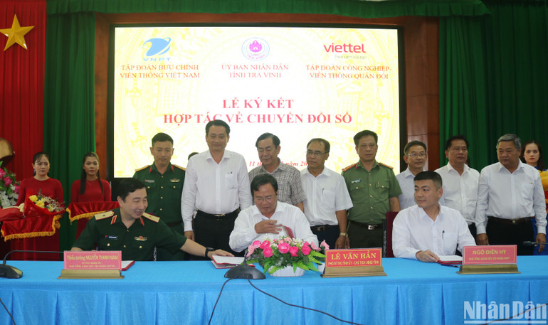 Lãnh đạo Tập đoàn Công nghiệp Viễn thông Quân đội, Tập đoàn Bưu chính Viễn thông Việt Nam cam kết hỗ trợ Trà Vinh phát triển kinh tế, xã hội số.