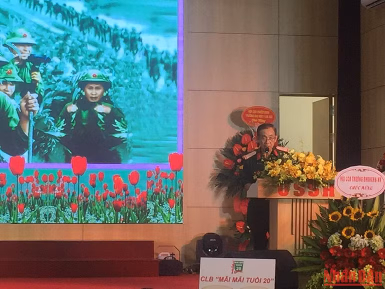 Phó Giáo sư, Tiến sĩ Phạm Thành Hưng, giảng viên Khoa Văn học, Đại học Khoa học Xã hội và Nhân văn chia sẻ tại chương trình.