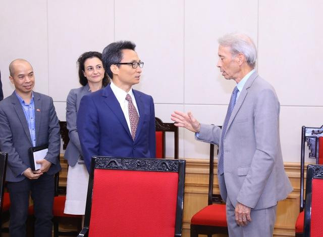 Phó Thủ tướng Vũ Đức Đam tiếp ông Tim Rieser, Trợ lý cấp cao của Chủ tịch Thượng viện Hoa Kỳ. (Ảnh: VGP) Phó Thủ tướng Vũ Đức Đam tiếp ông Tim Rieser, Trợ lý cấp cao của Chủ tịch Thượng viện Hoa Kỳ. (Ảnh: VGP)