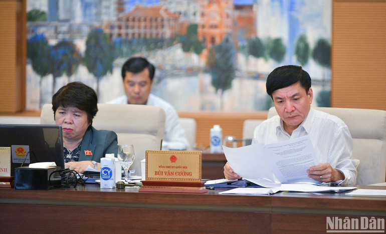 Các đại biểu dự phiên họp. (Ảnh: DUY LINH)