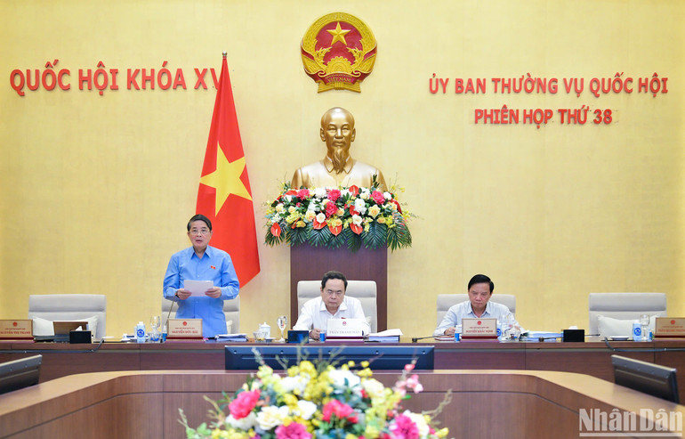 Phó Chủ tịch Quốc hội Nguyễn Đức Hải điều hành nội dung phiên họp chiều 9/10. (Ảnh: DUY LINH) Phó Chủ tịch Quốc hội Nguyễn Đức Hải điều hành nội dung phiên họp chiều 9/10. (Ảnh: DUY LINH)