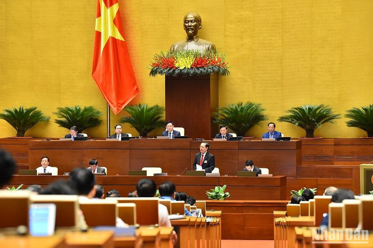 Quang cảnh phiên chất vấn sáng 7/6. (Ảnh: THỦY NGUYÊN)