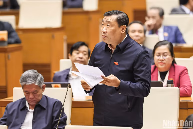 Đại biểu Thạch Phước Bình (đoàn Trà Vinh) nêu ý kiến. (Ảnh: DUY LINH)
