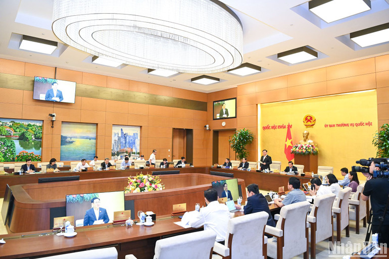 Quang cảnh phiên họp. (Ảnh: DUY LINH)