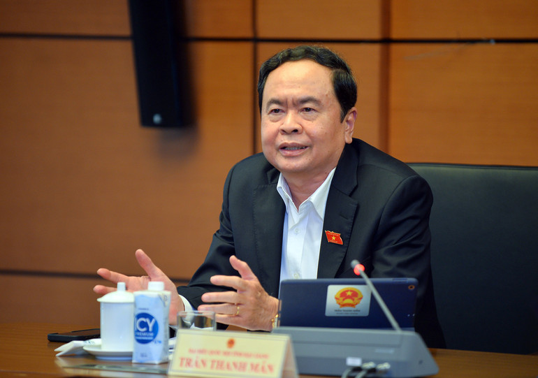 Phó Chủ tịch Thường trực Quốc hội Trần Thanh Mẫn phát biểu trong phiên thảo luận ở Tổ 10. Phó Chủ tịch Thường trực Quốc hội Trần Thanh Mẫn phát biểu trong phiên thảo luận ở Tổ 10.