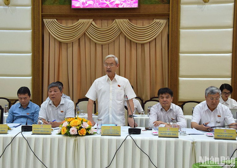 Chủ nhiệm Ủy ban Tài chính-Ngân sách của Quốc hội Nguyễn Phú Cường phát biểu tại buổi làm việc.