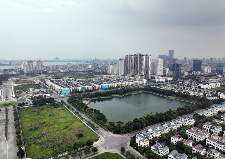 Luật Đất đai (sửa đổi) được kỳ vọng đưa ra các giải pháp căn cơ, bền vững lâu dài để tăng cường quản lý đất đai cả về diện tích, chất lượng, giá trị kinh tế, bảo đảm hài hòa quyền và lợi ích của Nhà nước, người sử dụng đất và nhà đầu tư. (Ảnh: Đăng Anh) Luật Đất đai (sửa đổi) được kỳ vọng đưa ra các giải pháp căn cơ, bền vững lâu dài để tăng cường quản lý đất đai cả về diện tích, chất lượng, giá trị kinh tế, bảo đảm hài hòa quyền và lợi ích của Nhà nước, người sử dụng đất và nhà đầu tư. (Ảnh: Đăng Anh)