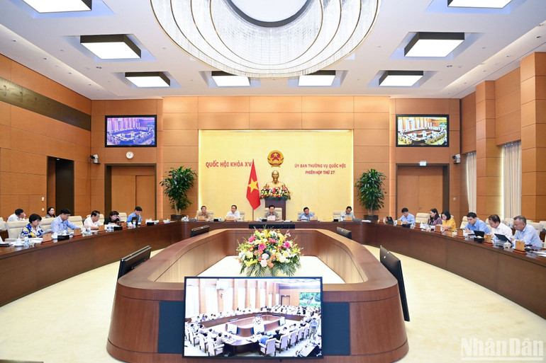 Quang cảnh phiên thảo luận cho ý kiến về chuẩn bị Kỳ họp thứ 6, Quốc hội khóa XV. (Ảnh: DUY LINH)