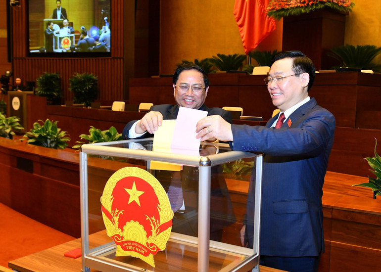 Các đồng chí lãnh đạo Đảng, Nhà nước bỏ phiếu bầu Tổng Kiểm toán Nhà nước nhiệm kỳ 2021-2026; phê chuẩn bổ nhiệm nhân sự Bộ trưởng Y tế nhiệm và Bộ trưởng Giao thông vận tải nhiệm kỳ 2021-2026. (Ảnh: THỦY NGUYÊN)