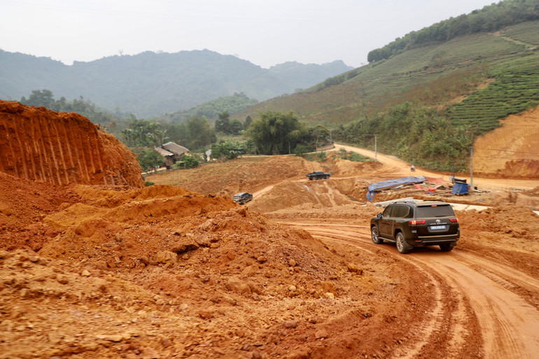 Cao tốc Tuyên Quang-Hà Giang (giai đoạn 1) là dự án đường cao tốc đầu tiên được thực hiện trên địa bàn tỉnh Hà Giang.