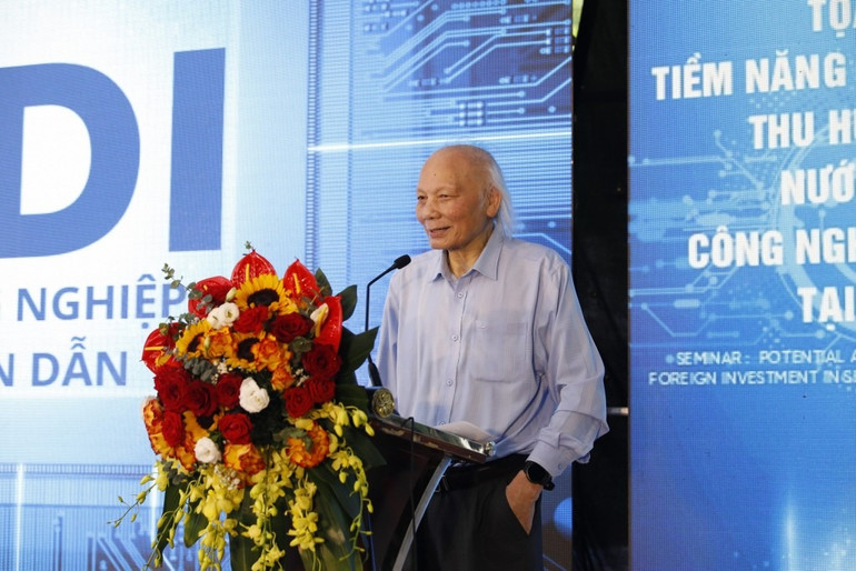 GS, TS Nguyễn Mại, Chủ tịch Hiệp hội Doanh nghiệp đầu tư nước ngoài phát biểu tại tọa đàm.