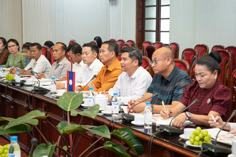 Đồng chí Olam Chanthavilay, Trưởng ban, Đài Phát thanh quốc gia Lào phát biểu. (Ảnh: SƠN TÙNG)