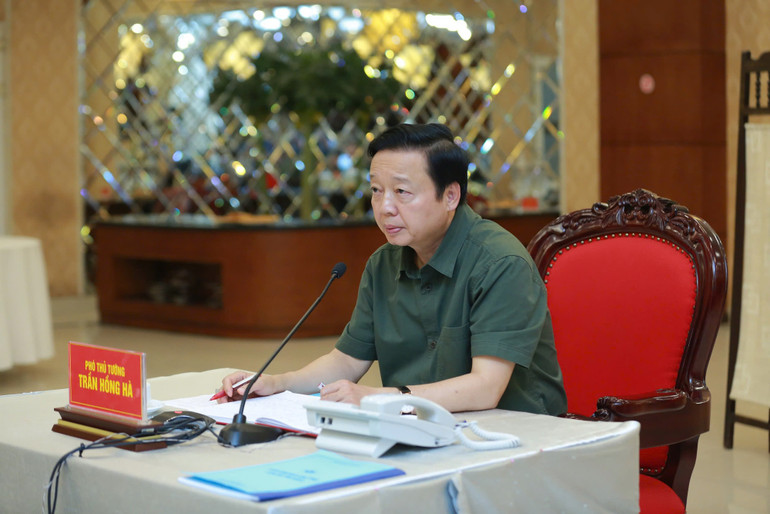 Phó Thủ tướng Trần Hồng Hà yêu cầu các địa phương khẩn trương đánh giá thiệt hại, khắc phục hậu quả sau bão. (Ảnh: VGP) Phó Thủ tướng Trần Hồng Hà yêu cầu các địa phương khẩn trương đánh giá thiệt hại, khắc phục hậu quả sau bão. (Ảnh: VGP)