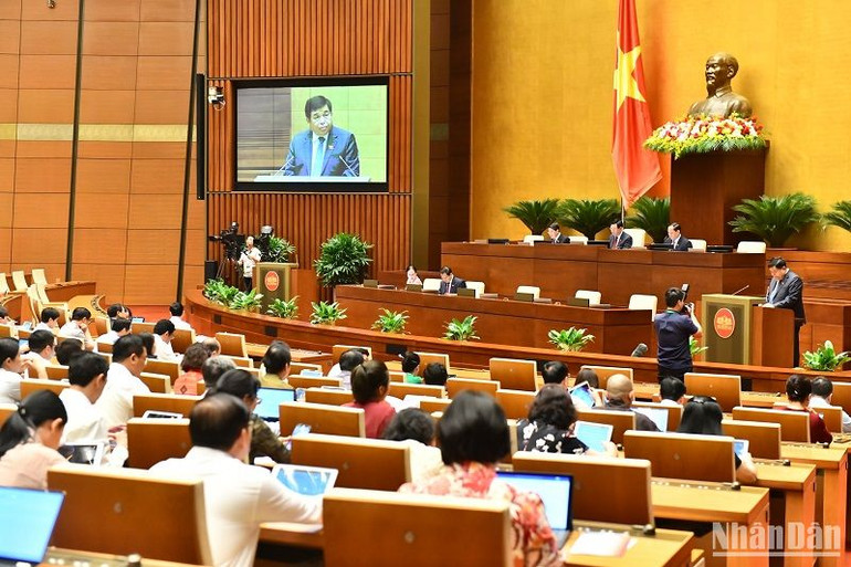 Quang cảnh phiên họp. (Ảnh: ĐĂNG KHOA)