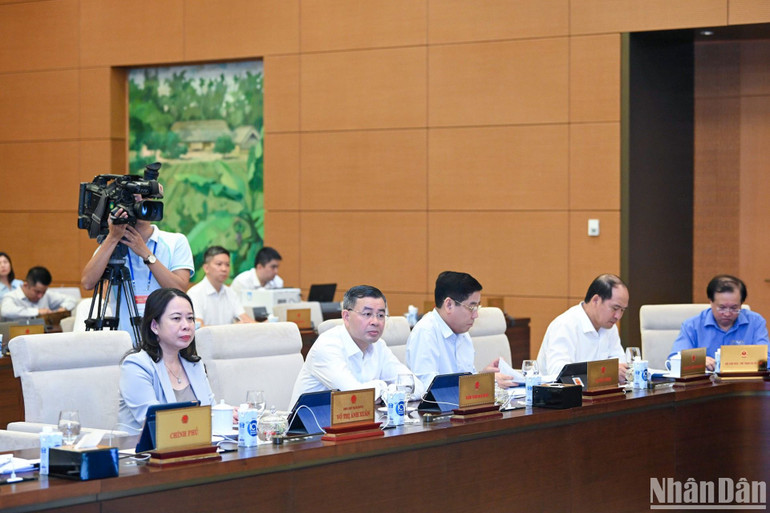 Các đại biểu dự phiên họp. (Ảnh: DUY LINH)