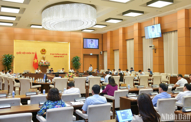 Quang cảnh phiên họp. (Ảnh: DUY LINH)