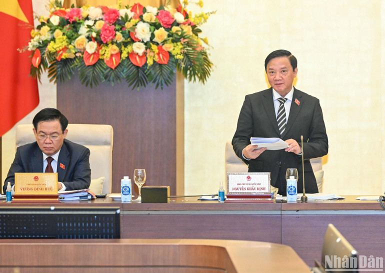 Phó Chủ tịch Quốc hội Nguyễn Khắc Định phát biểu kết luận nội dung thảo luận. (Ảnh: DUY LINH)