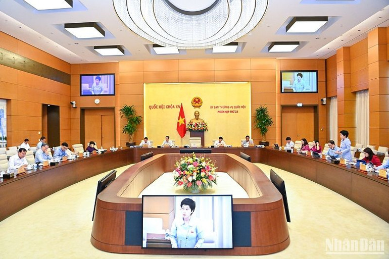 Quang cảnh phiên họp sáng 12/5. (Ảnh: DUY LINH)