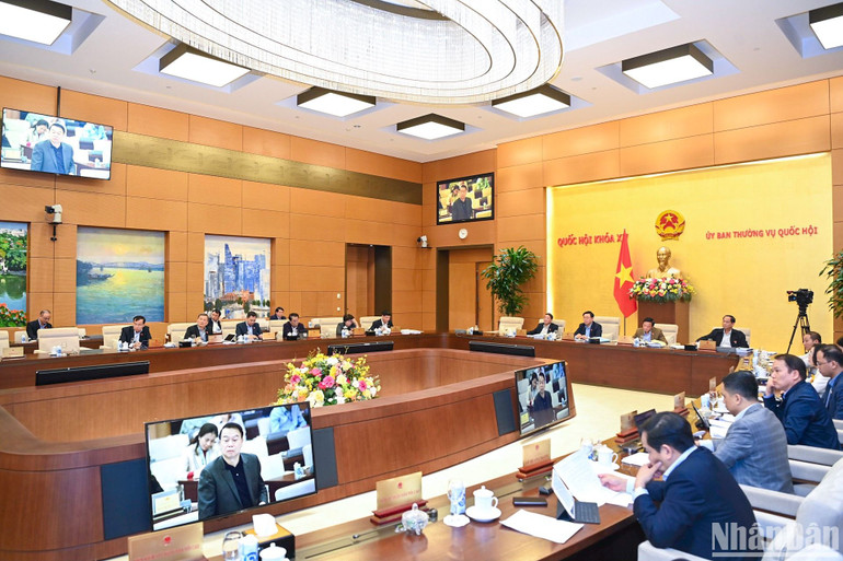 Quang cảnh phiên họp. (Ảnh: DUY LINH)