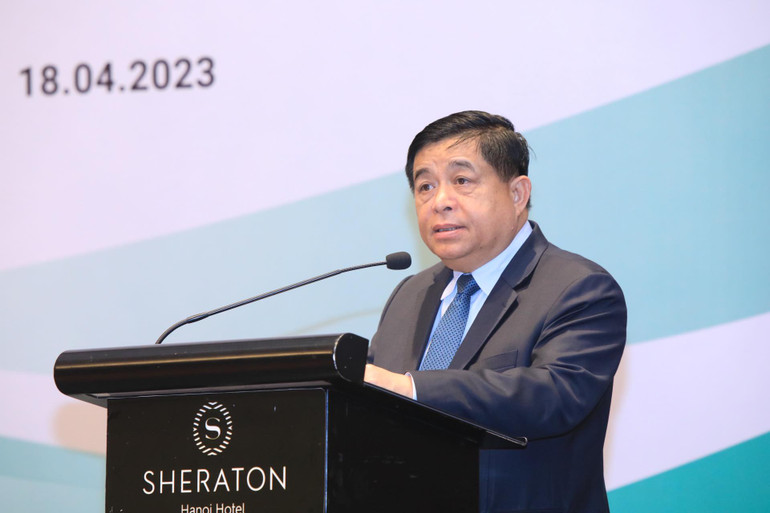 Bộ trưởng Kế hoạch và Đầu tư Nguyễn Chí Dũng phát biểu khai mạc Hội nghị.