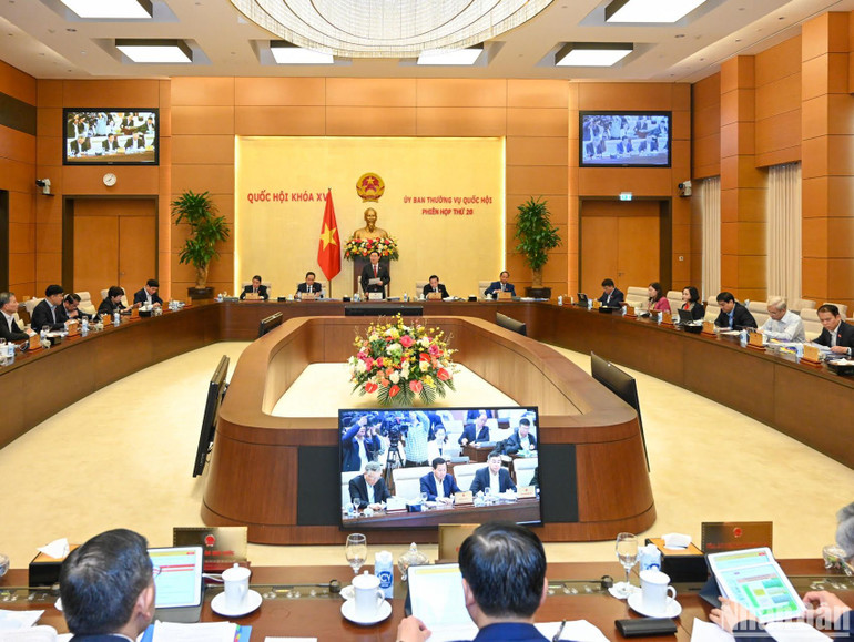 Quang cảnh phiên họp. (Ảnh: DUY LINH)