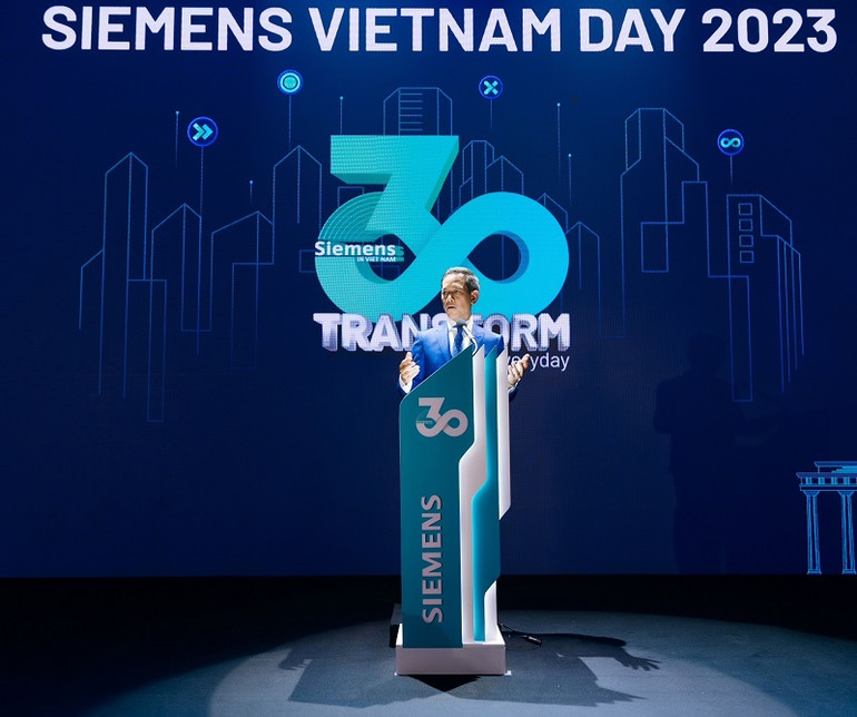 Tiến sĩ Phạm Thái Lai, Chủ tịch kiêm Tổng giám đốc Siemens Đông Nam Á và Việt Nam chia sẻ.