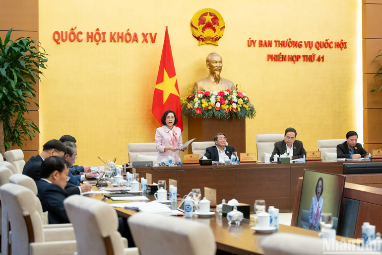 Quang cảnh phiên họp. (Ảnh: DUY LINH)