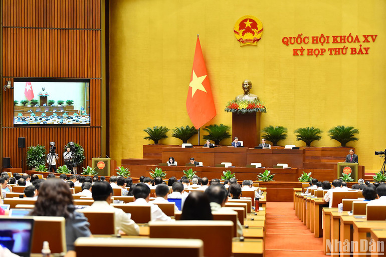 Quang cảnh phiên họp. (Ảnh: THỦY NGUYÊN)