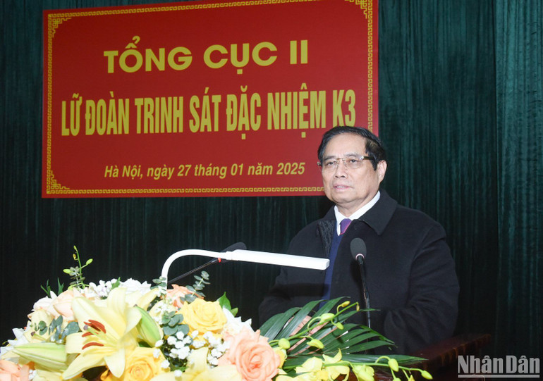 Thủ tướng Phạm Minh Chính phát biểu ý kiến chỉ đạo, động viên Lữ đoàn K3. (Ảnh: TRẦN HẢI)